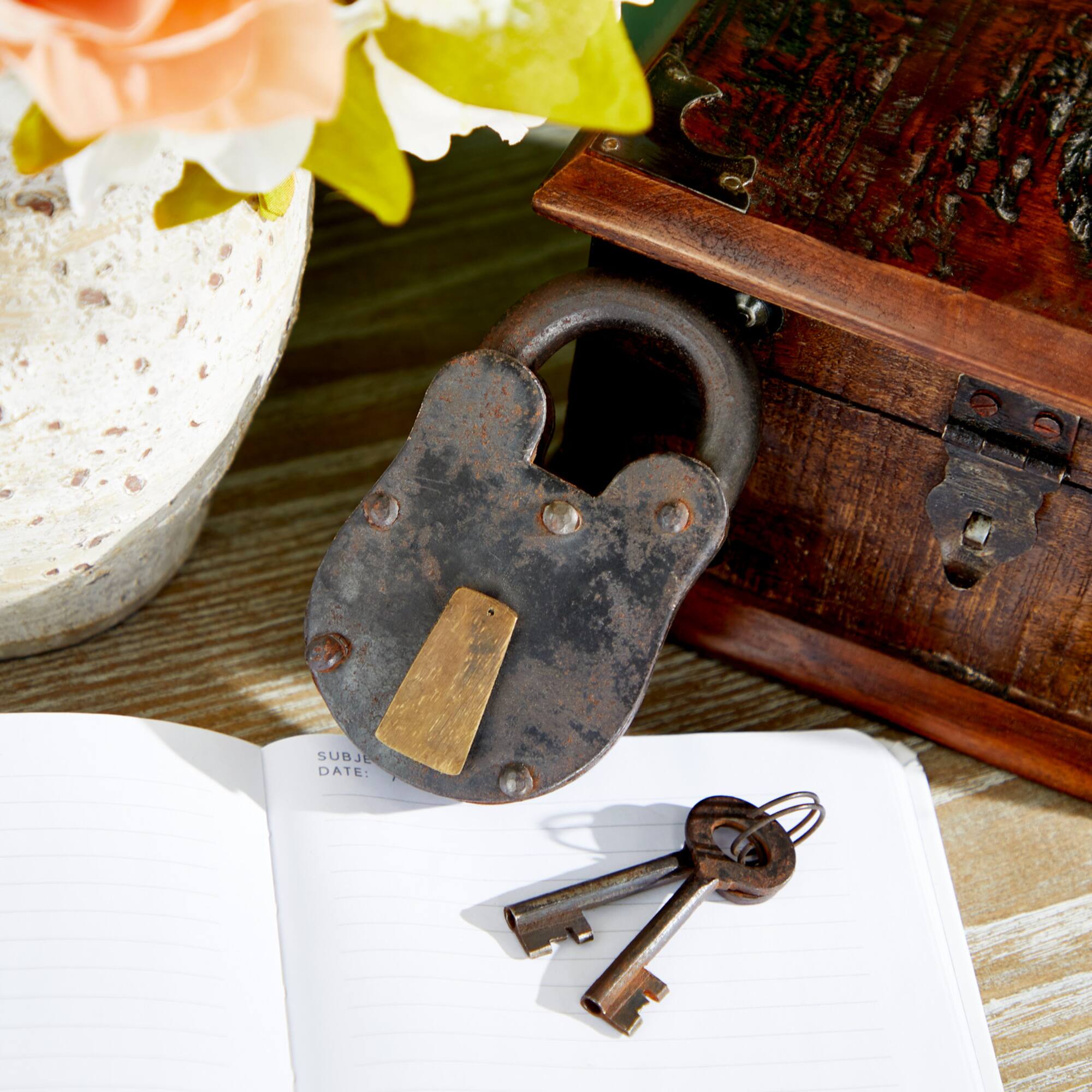 Industrial Gray Metal Lock and Keys Decor, 6.5" x 4" x 1"